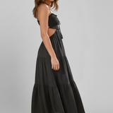 Maxikleid für Damen mit geradem Ausschnitt und gestuftem Rock