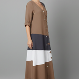 Damen Maxi-Kleid mit V-Ausschnitt und Knopfleiste