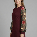 Damen Mini Kleid mit Bischofärmeln und gesticktem Detail