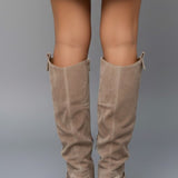 Damen Overknee-Stiefel mit lässigem Schaft und flachem Absatz