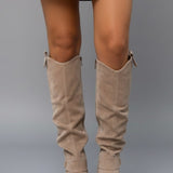 Damen Overknee-Stiefel mit lässigem Schaft und flachem Absatz