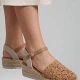 Damen Plattformsandalen mit gewebtem Obermaterial und gepolsterter Sohle