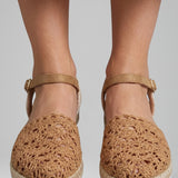 Damen Plattformsandalen mit gewebtem Obermaterial und gepolsterter Sohle