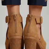 Damen Sandalen mit gepolstertem Fußbett und Gitterabsatz