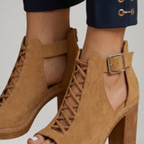 Damen Sandalen mit gepolstertem Fußbett und Gitterabsatz