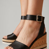 Damen Sandalen mit Keilabsatz und Riemenverschluss