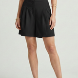Damen-Shorts mit Knopf-Bund und Faltenfront