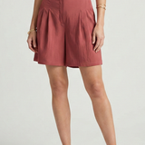 Damen-Shorts mit Knopf-Bund und Faltenfront