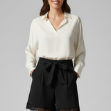 Damen Shorts mit Bindegürtel und Spitzenabschluss