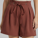 Damen Shorts mit Bindegürtel und Faltenfront