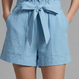 Damen Shorts mit Bindegürtel und Rüschensaum