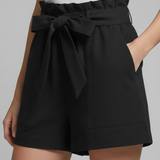 Damen Shorts mit Bindegürtel und Seitentaschen