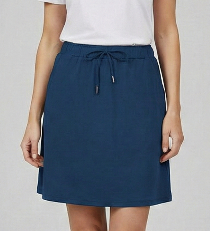 Damenrock mit Kordelzugbund und integrierten Shorts