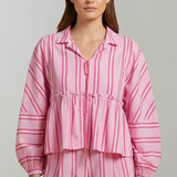 Damen gestreiftes Langarm-Top und hochgeschnittenes Shorts-Set