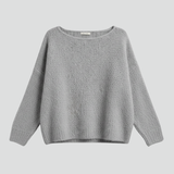 Damenpullover mit weitem Ausschnitt und gebürsteter Strickoberfläche
