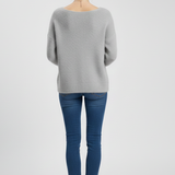 Damenpullover mit weitem Ausschnitt und gebürsteter Strickoberfläche
