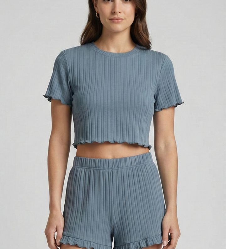 Damen Top und Shorts Set mit Rundhalsausschnitt und Rüschensaum