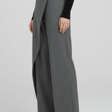 Damenhose mit asymmetrischer Front und geraden Beinen