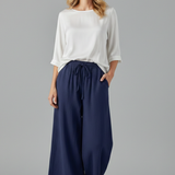 Damenhose mit Kordelzug und weitem Bein