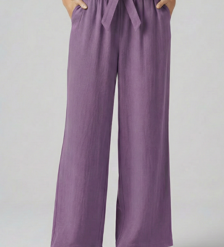 Damenhose mit elastischem Bund und Bindegürtel
