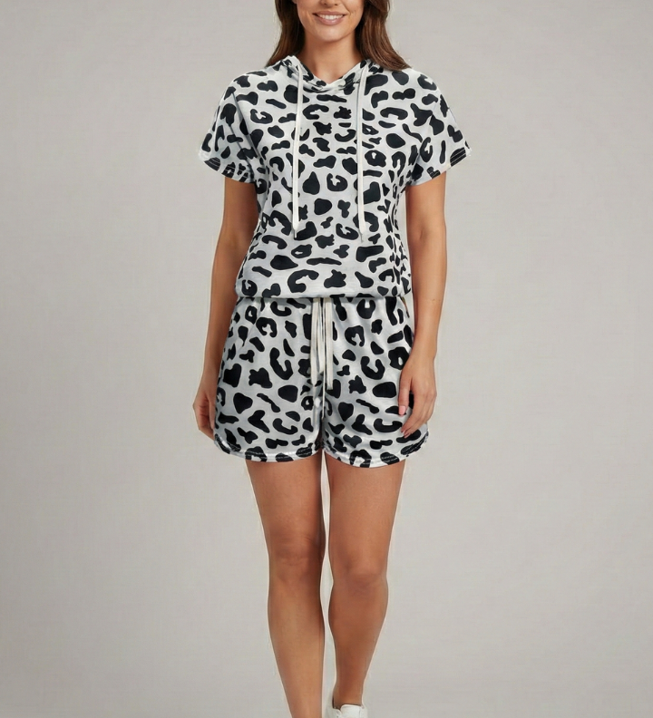 Damen Zweiteiliges Set mit Kapuzenoberteil und elastischen Shorts