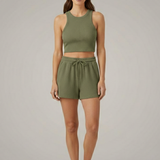 Damen Zweiteiliges Set mit Racerback-Top und Shorts mit Kordelzug