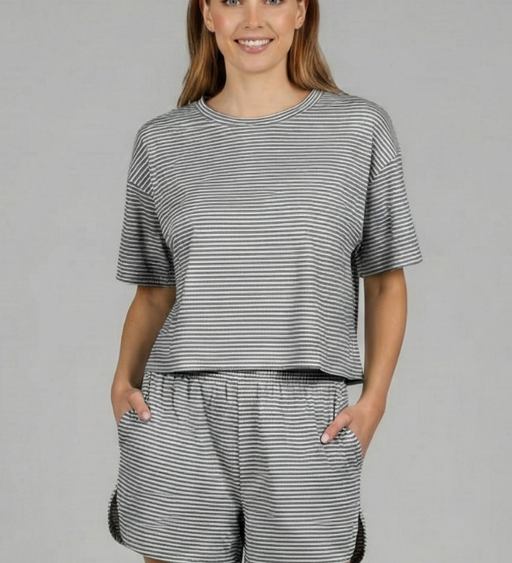 Damen Zweiteiliges Set mit Kurzarm-Top und elastischen Shorts