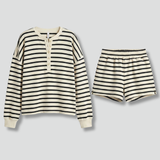 Damen Zweiteiliges Set mit Gestreiftem Oberteil und Elastischen Shorts