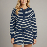 Damen Zweiteiliges Set mit Gestreiftem Oberteil und Elastischen Shorts