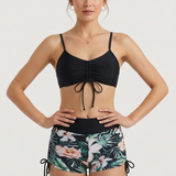 Zweiteiliges Damen-Badeanzug-Set mit gerafftem Top und Blumen-Shorts