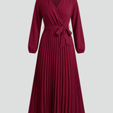 Damen V-Ausschnitt Maxikleid mit plissiertem Rock und Bindegürtel