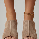 Damen Wedge Sandalen mit Nietenriemen und gepolsterter Innensohle