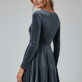 Damen Mini-Kleid mit Rundhalsausschnitt und langen Ärmeln