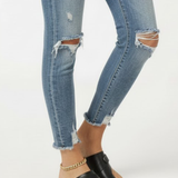 Damen Sandalen mit Schnalle und strukturiertem Finish